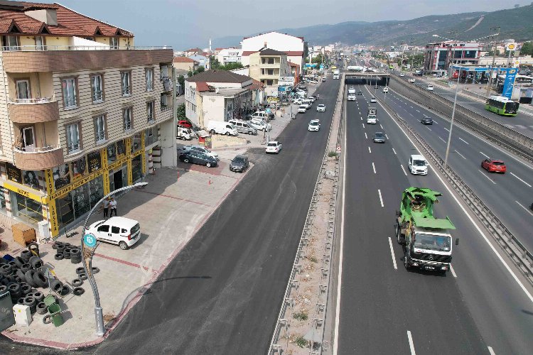 Korfez-Esref-Bitlis-Caddesi-isil-isil-oldu.jpg