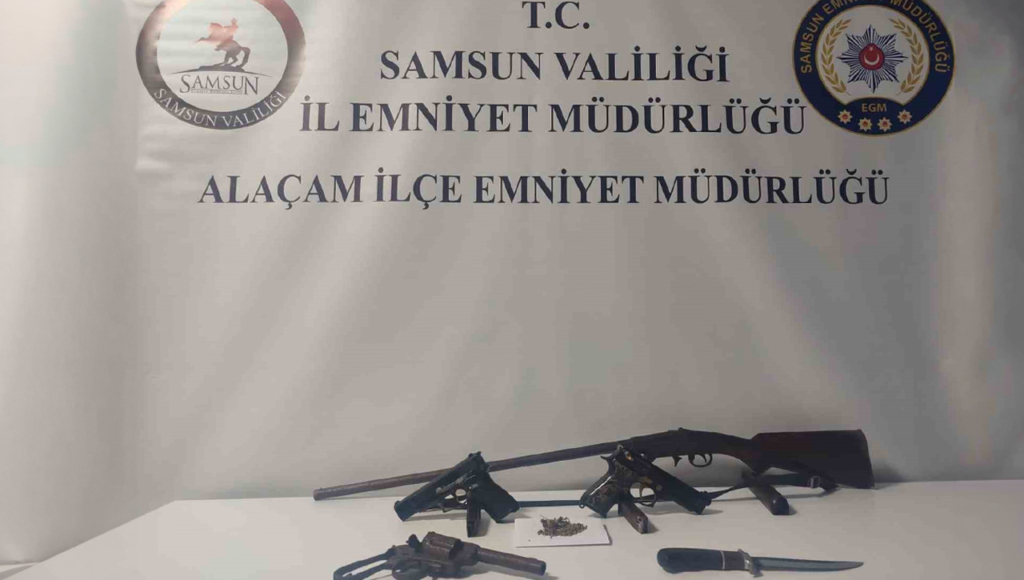 Alaçam'da Silah ve Uyuşturucu Ele Geçirildi