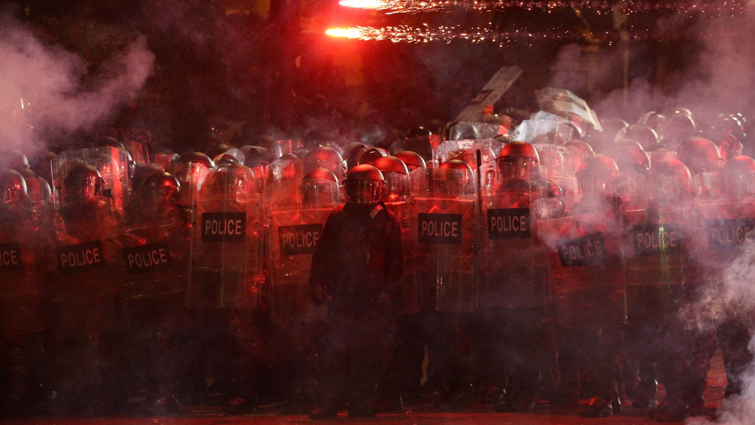 Gürcistan'da protestolar: 113 polis yaralı, 224 gösterici gö