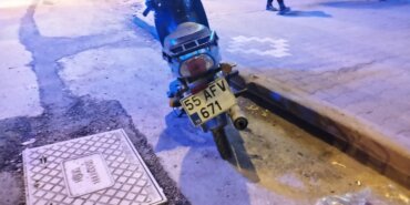 BİSİKLETE ÇARPAN MOTOSİKLET SÜRÜCÜSÜ YARALANDI