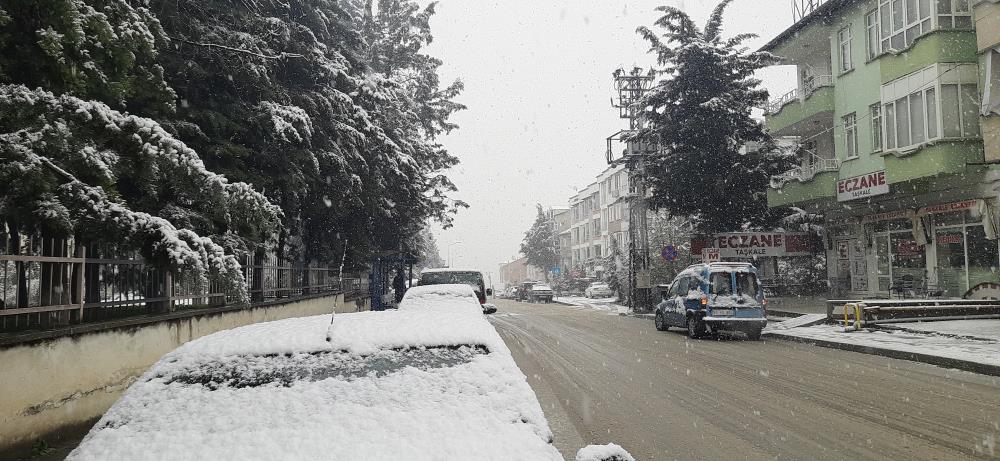 Samsun'un yüksek kesimlerinde yoğun kar yağışı: vezirköprü'de okullar tatil edildi samsun manşet haberleri Samsun manşet - samsun haberleri