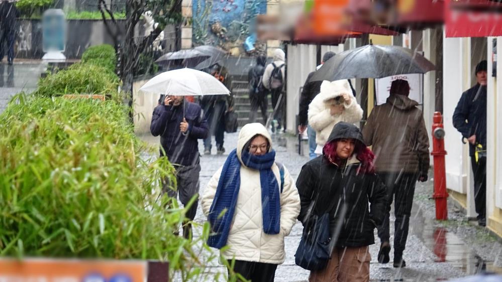 Samsun'da baharı beklerken yağan kar şaşırttı samsun manşet haberleri Samsun manşet - samsun haberleri