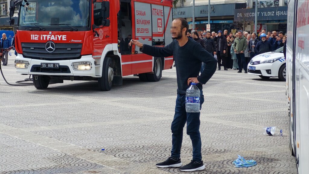 Samsun’da şok eylem: yolu yapılmadı, kendini yakmak i̇stedi! Samsun manşet haberleri Samsun manşet - samsun haberleri