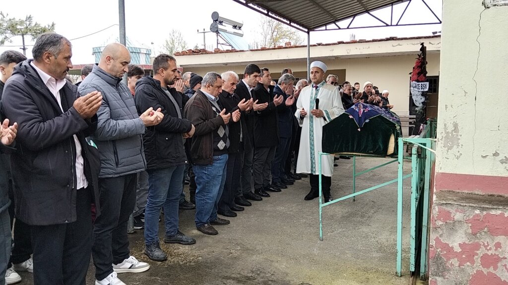 Eşi tarafından vurulan kadın toprağa verildi samsun manşet haberleri Samsun manşet - samsun haberleri