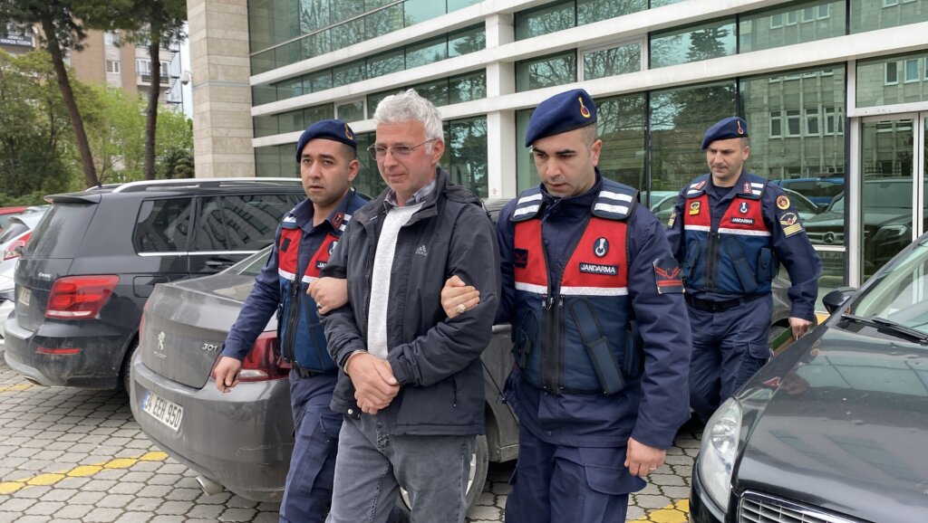 Samsun’da 11 yıl cezalı şahıs saklandığı evde yakalandı samsun manşet haberleri Samsun manşet - samsun haberleri