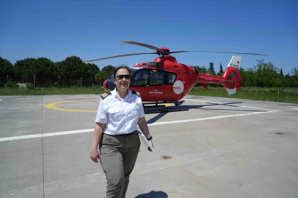 Türkiye'nin tek kadın ambulans helikopter pilotu samsun'da görev yapıyor samsun manşet haberleri Samsun manşet - samsun haberleri