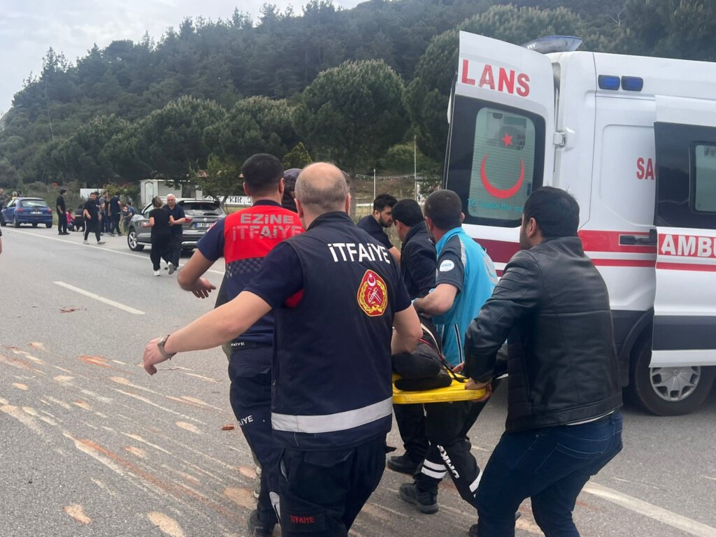Çanakkale'de korkunç kaza: 6 ölü, çok sayıda yaralı samsun manşet haberleri Samsun manşet - samsun haberleri