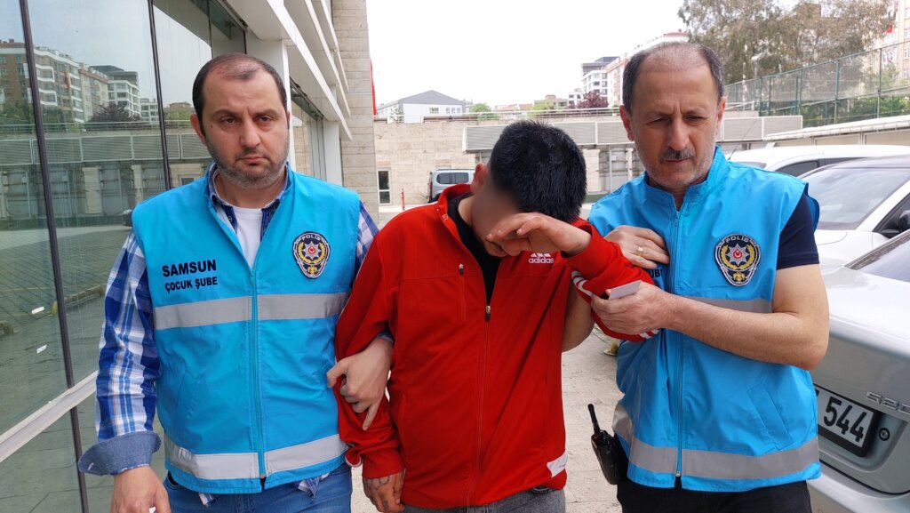 Samsun'da denizci baba 17 yaşındaki çocuk tarafından bıçaklanarak can verdi samsun manşet haberleri Samsun manşet - samsun haberleri