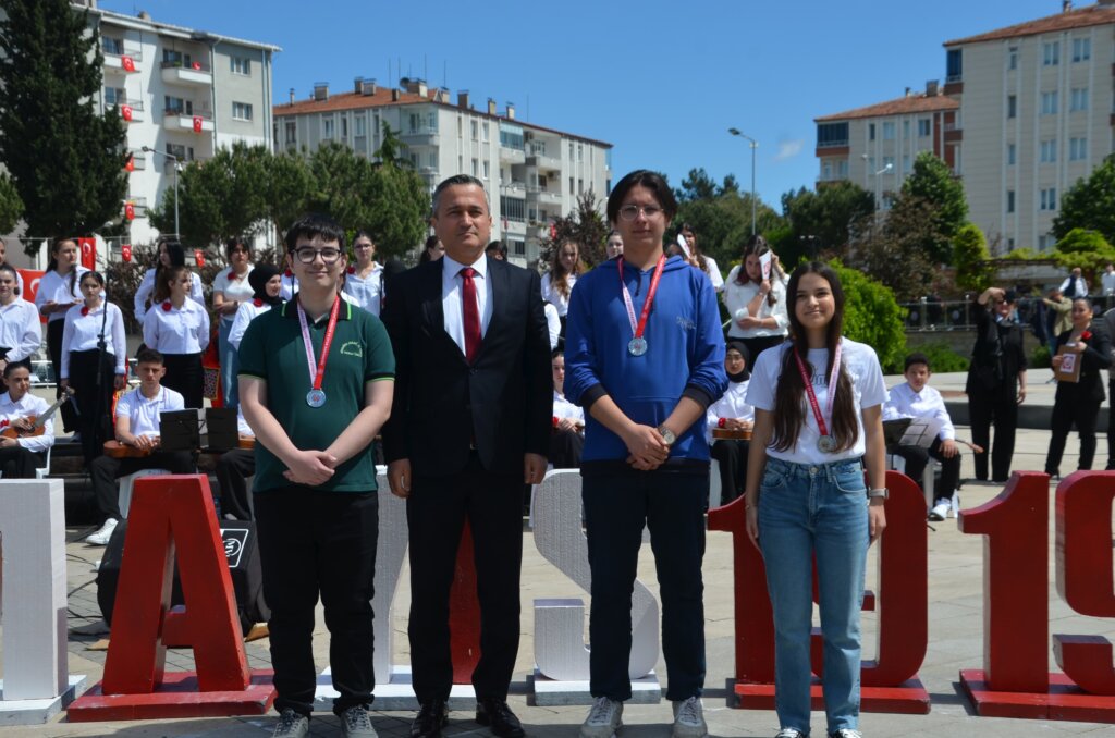 Bafra'da 19 mayıs kutlamaları renkli görüntülere sahne oldu samsun manşet haberleri Samsun manşet - samsun haberleri
