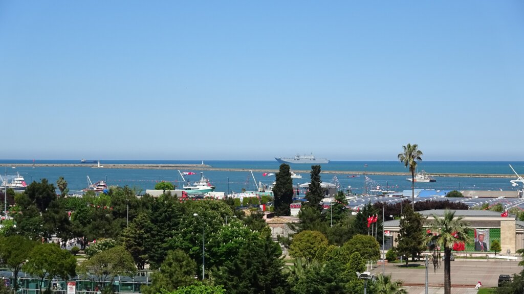 Tcg anadolu ve kortej aynı karede buluştu samsun manşet haberleri Samsun manşet - samsun haberleri