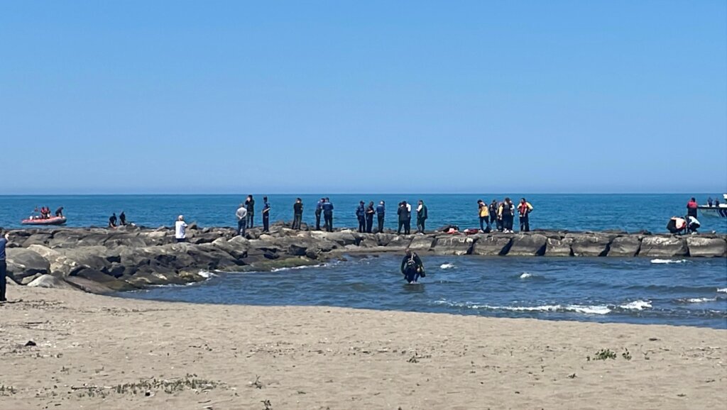 Boğulmak üzere olan üç öğrenci son anda kurtarıldı samsun manşet haberleri Samsun manşet - samsun haberleri