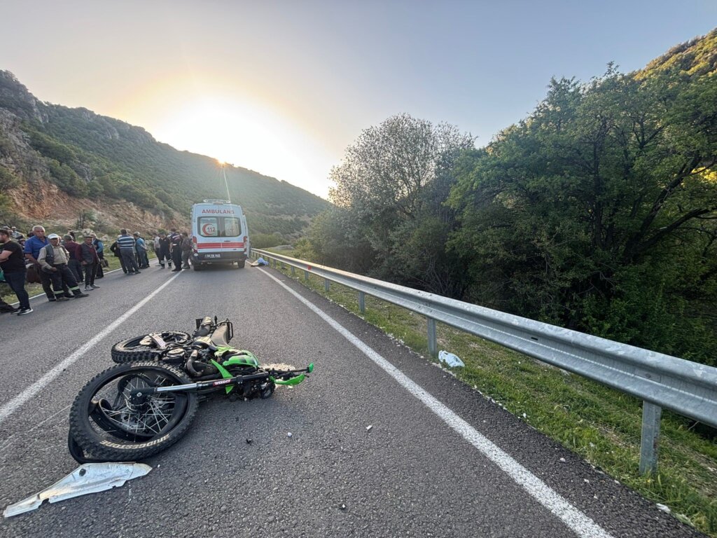 Bariyerlere çarpan motosikletteki lise öğrencisi hayatını kaybetti samsun manşet haberleri Samsun manşet - samsun haberleri