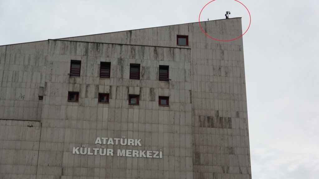 Atatürk kültür merkezi'nin çatısında i̇ntihar girişimi samsun manşet haberleri Samsun manşet - samsun haberleri