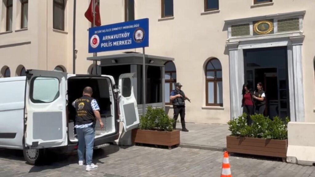 Üniversiteli genç kadın, yeşilçam oyuncusunu bıçaklayarak öldürdü samsun manşet haberleri Samsun manşet - samsun haberleri