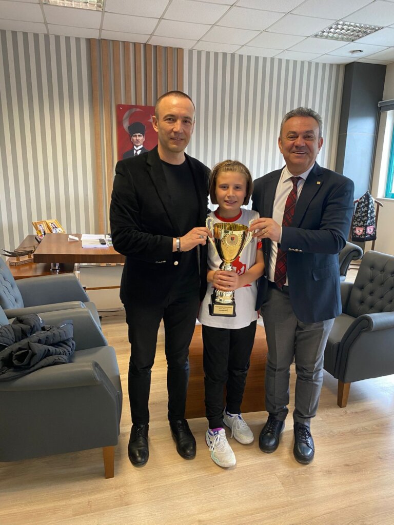 10 yaşındaki eskrimcinin gözü şimdiden olimpiyatlarda samsun manşet haberleri Samsun manşet - samsun haberleri