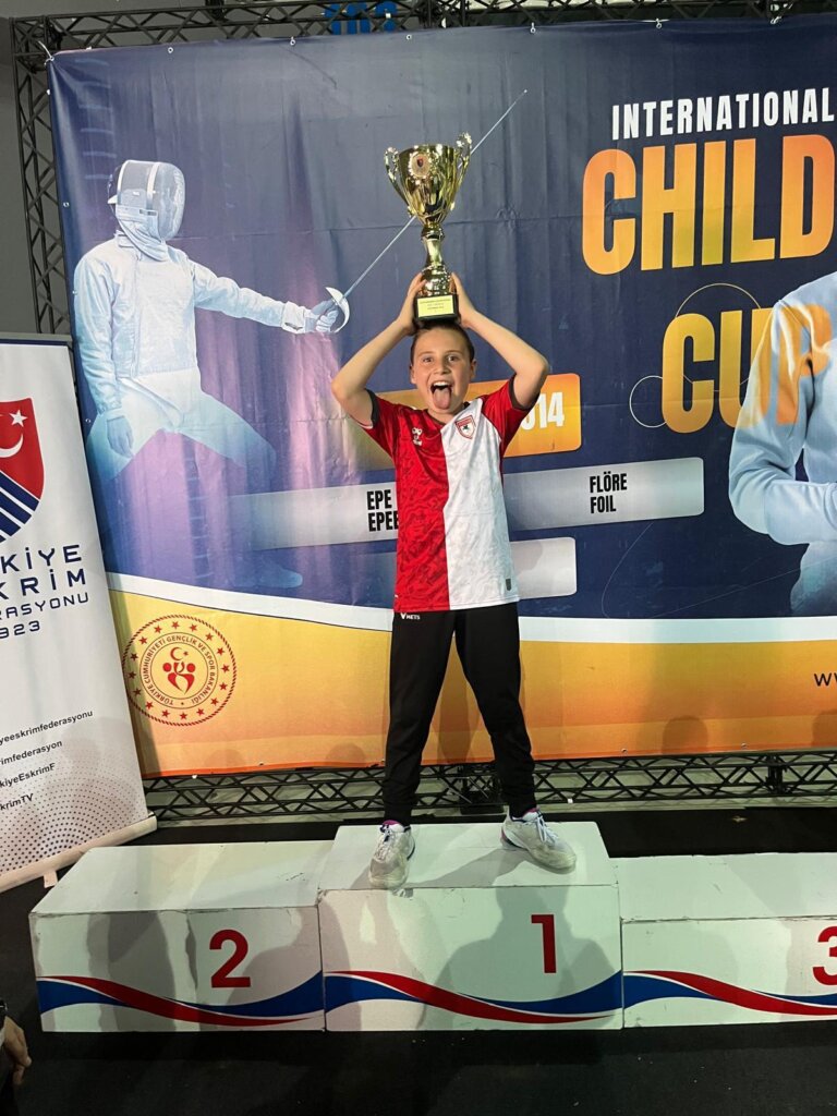 10 yaşındaki eskrimcinin gözü şimdiden olimpiyatlarda samsun manşet haberleri Samsun manşet - samsun haberleri