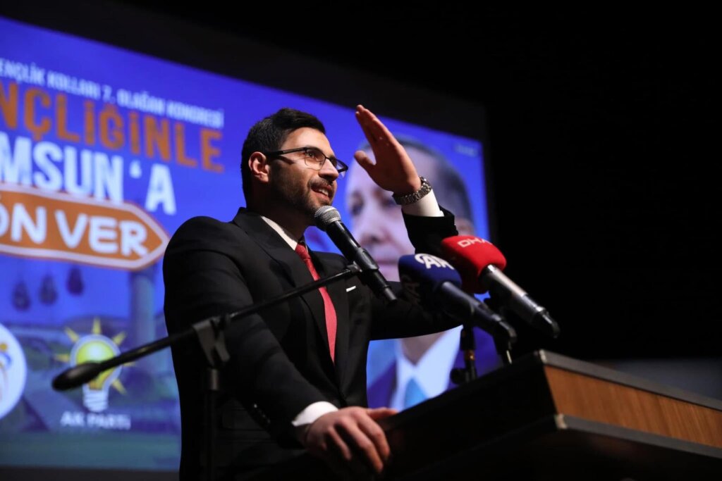 Ak parti samsun i̇l gençlik kolları başkanı orhan murat kumaş: 19 mayıs, türk gençliğinin i̇stikbal meşalesidir samsun manşet haberleri Samsun manşet - samsun haberleri