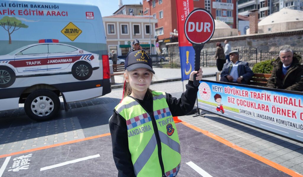 Samsun’da trafik parkuru heyecanı: minikler hem eğlendi hem öğrendi samsun manşet haberleri Samsun manşet - samsun haberleri
