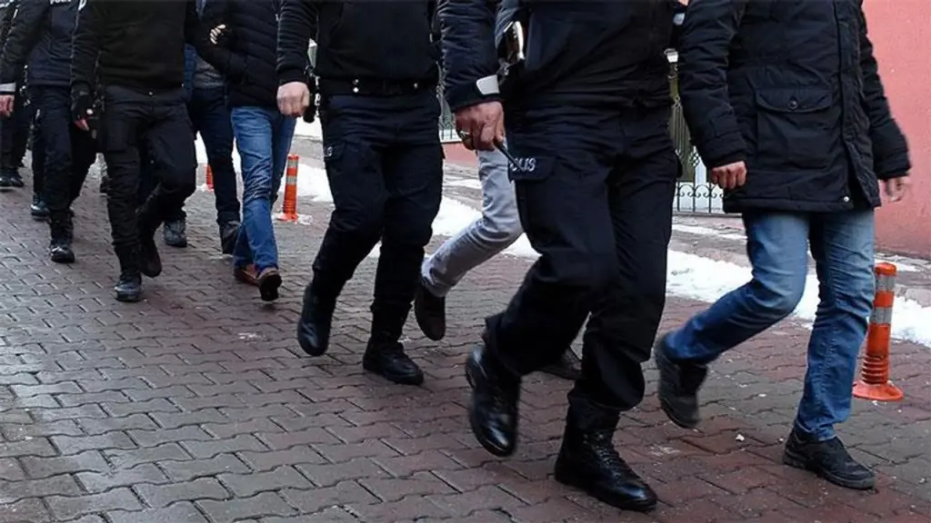 Bafra’da “sazan sarmalı” çökertildi: 475 bin tl’lik vurgun önlendi samsun manşet haberleri Samsun manşet - samsun haberleri