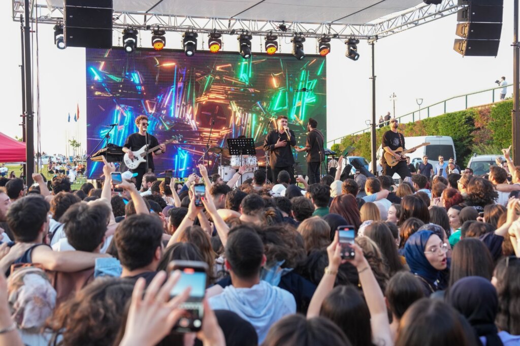 Genç fest, gençleri coşturdu samsun manşet haberleri Samsun manşet - samsun haberleri