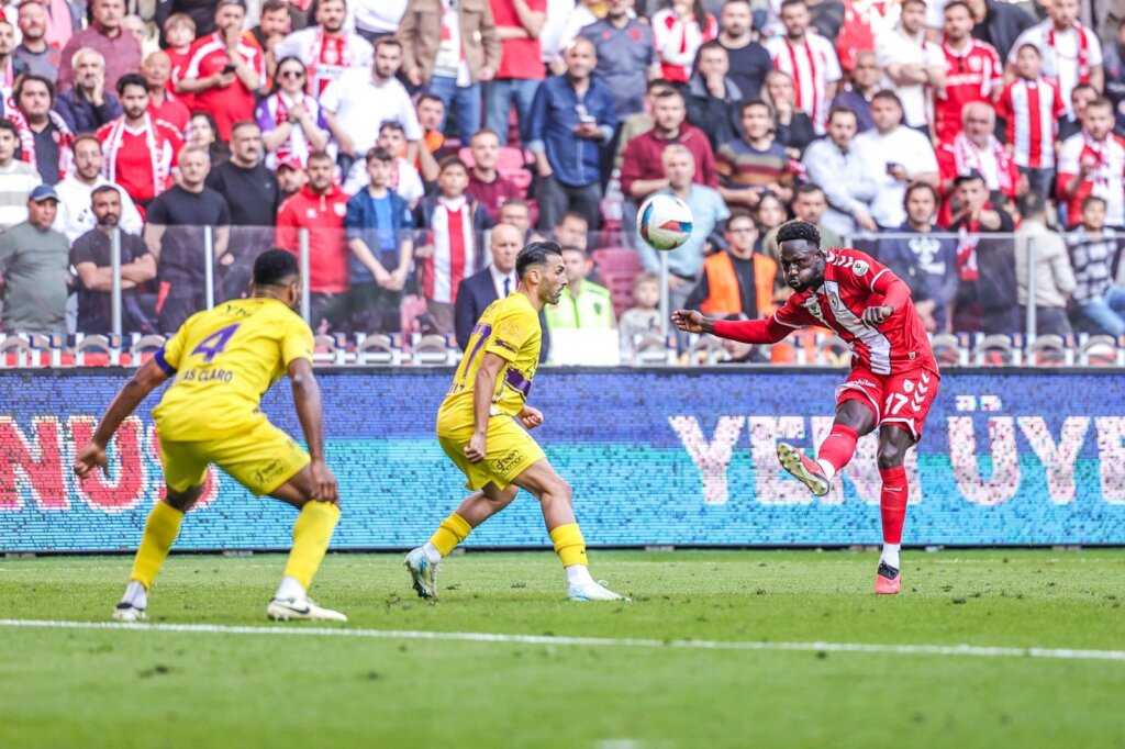 Samsunspor 5 yabancı futbolcuyla yolları ayırdı samsun manşet haberleri Samsun manşet - samsun haberleri