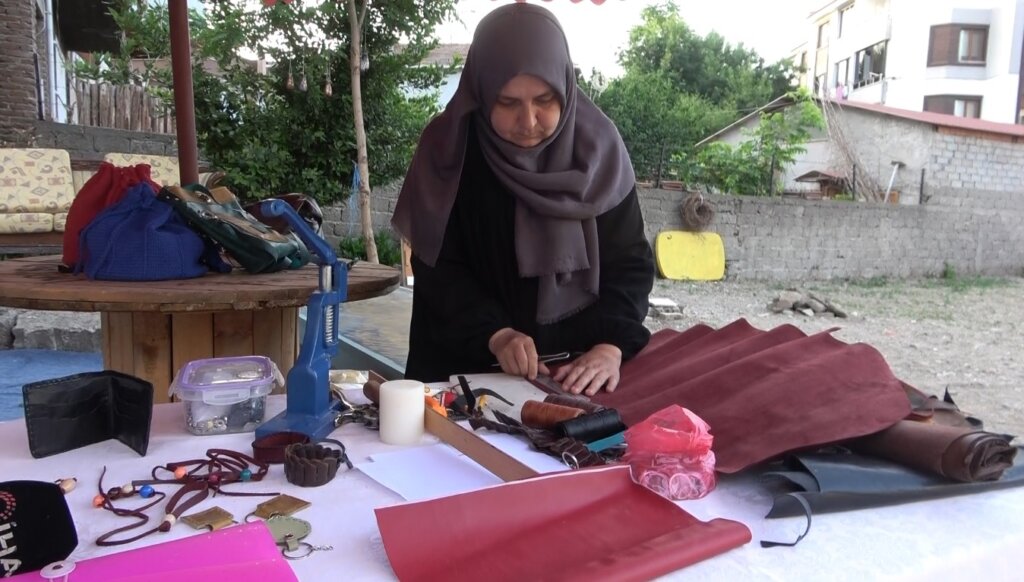 Ayşe i̇yi bafra'da kendi atölyesiyle kadınlara i̇lham veriyor samsun manşet haberleri Samsun manşet - samsun haberleri