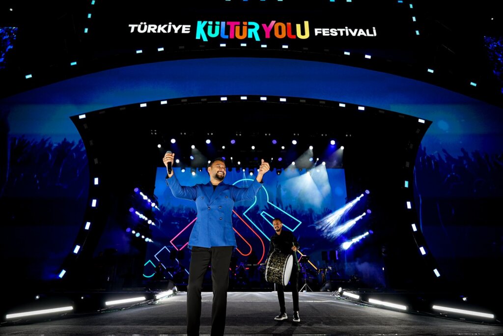 Olaylı festival, alişan konseri ile sona erdi samsun manşet haberleri Samsun manşet - samsun haberleri