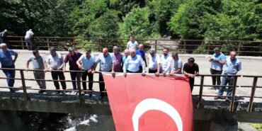 İLÇELERİ BİRLEŞTİREN KÖPRÜDE ORTAK BULUŞMA