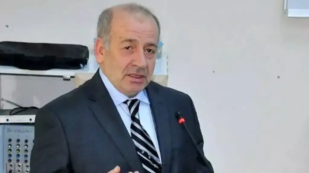 Prof. Dr. İzzet özgenç kimdir? Hangi kitapları yazdı? Samsun manşet haberleri Samsun manşet - samsun haberleri