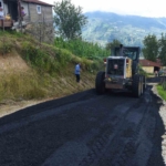 Altinordunun-kirsal-mahallelerinde-beton-ve-asfalt-yol-calismalari-suruyor-144afe5863a9abccbfbddc40b647e8da