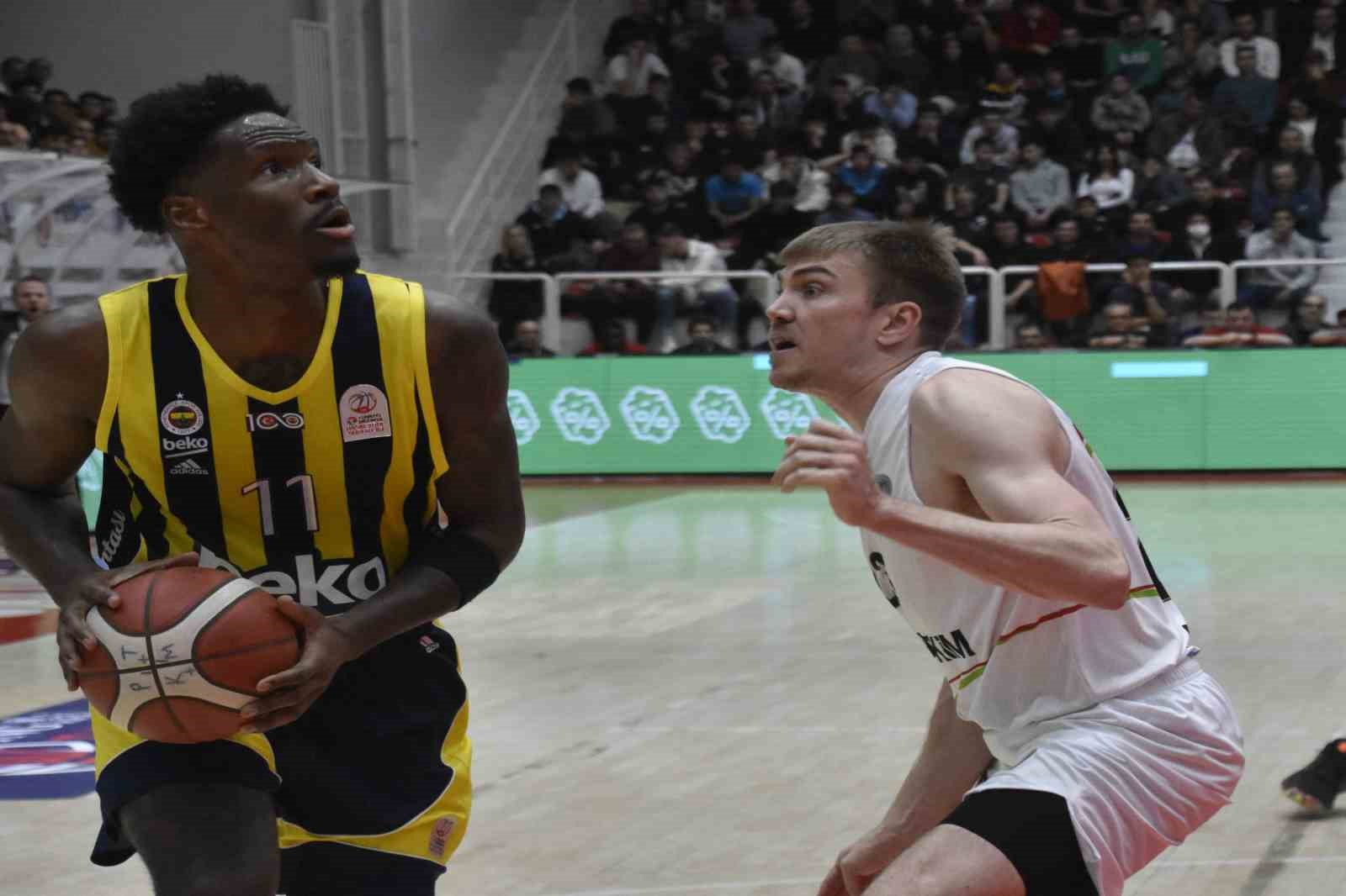 Fenerbahce-ING-Turkiye-Kupasinda-yari-finalde-fd59ccbb5e1f86295997c7bc7c21c37f