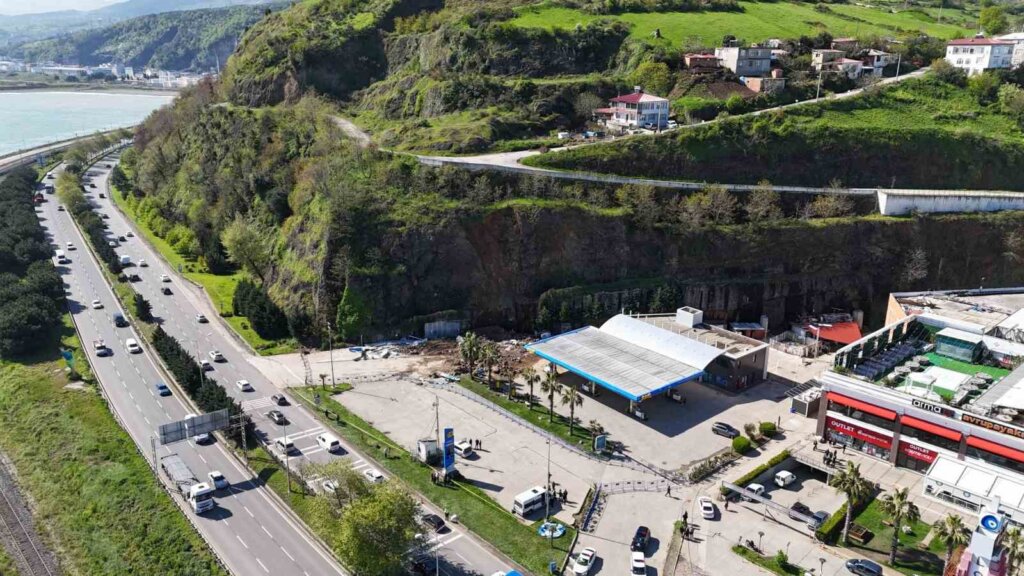 Samsun'da heyelan bölgesi dronla görüntülendi samsun manşet haberleri Samsun manşet - samsun haberleri