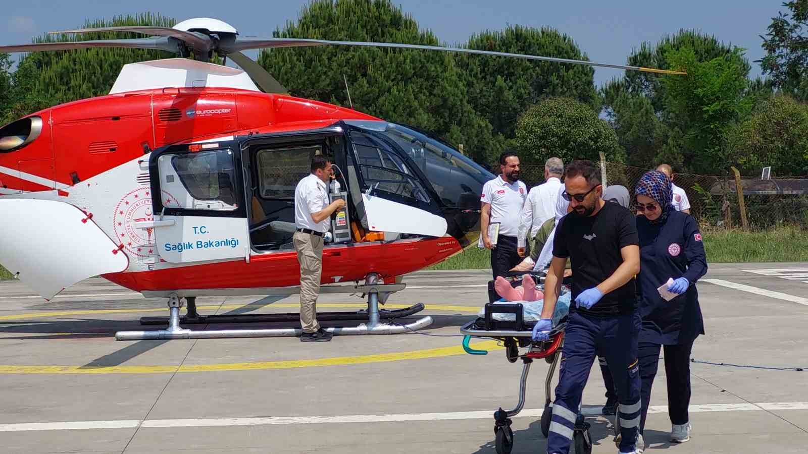 Samsunda-ambulans-helikopter-yasli-kadin-icin-havalandi-72faa30c4ce904baddc951f8641c4f46