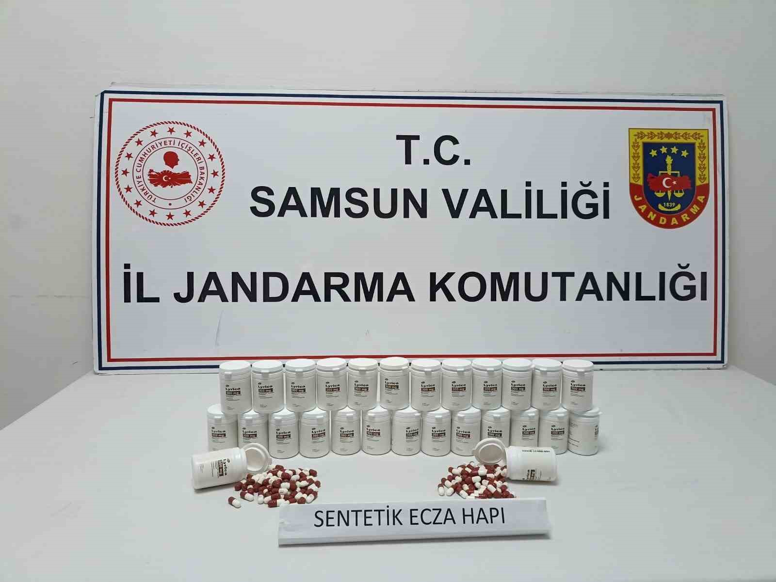 Samsunda-jandarmadan-uyusturucu-operasyonu-2-gozalti-1d43355a44ccb53f532a4777b7110cd4