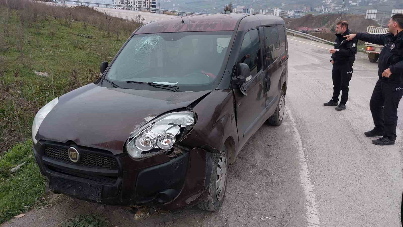 Samsunda-trafik-kazasi-2-yarali-830744e28bf5879b5fdb32cfbbcf4538