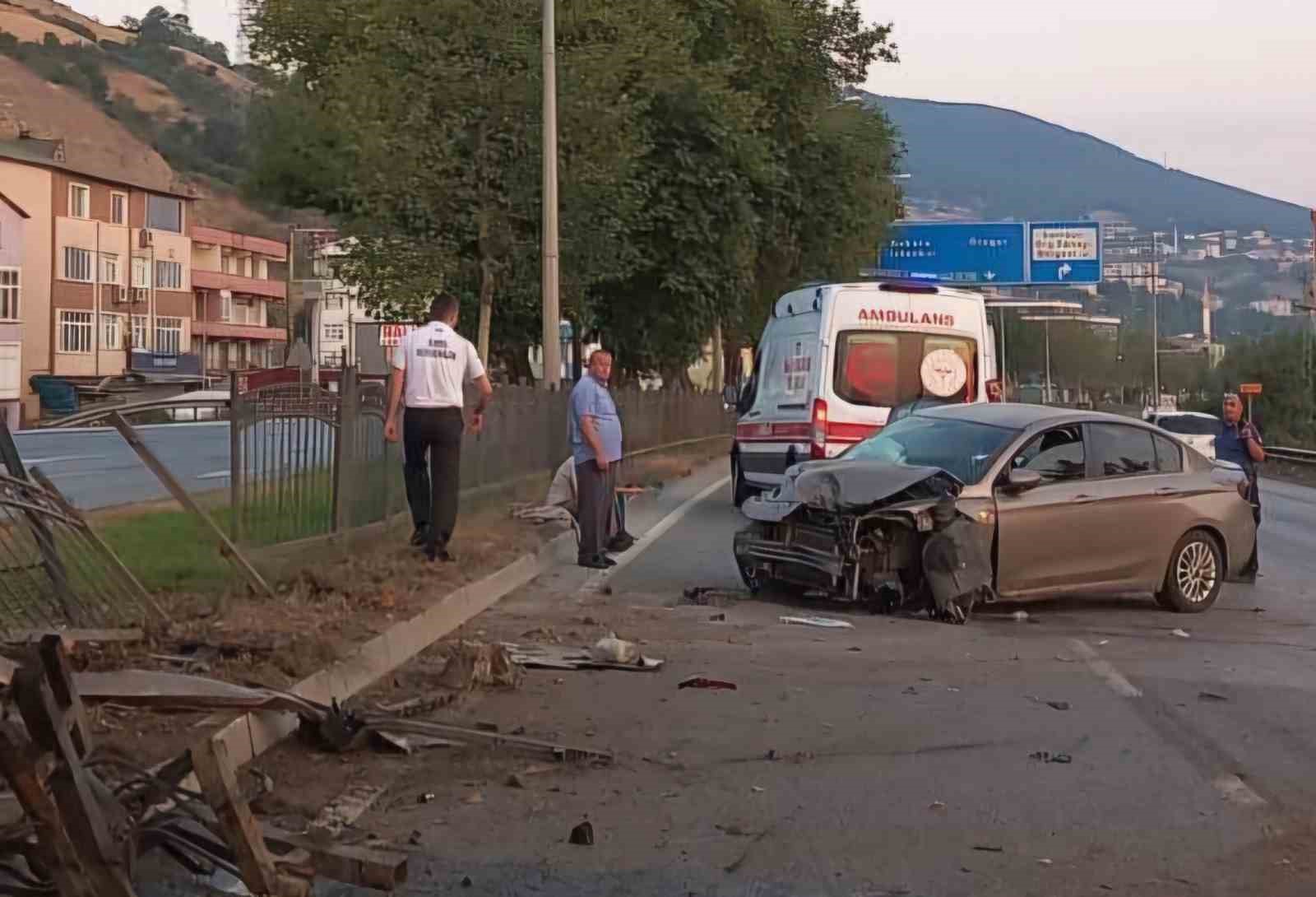 Samsunda-trafik-kazasi-4-yarali-698405fe6eef0303ff910f106c7c3c49